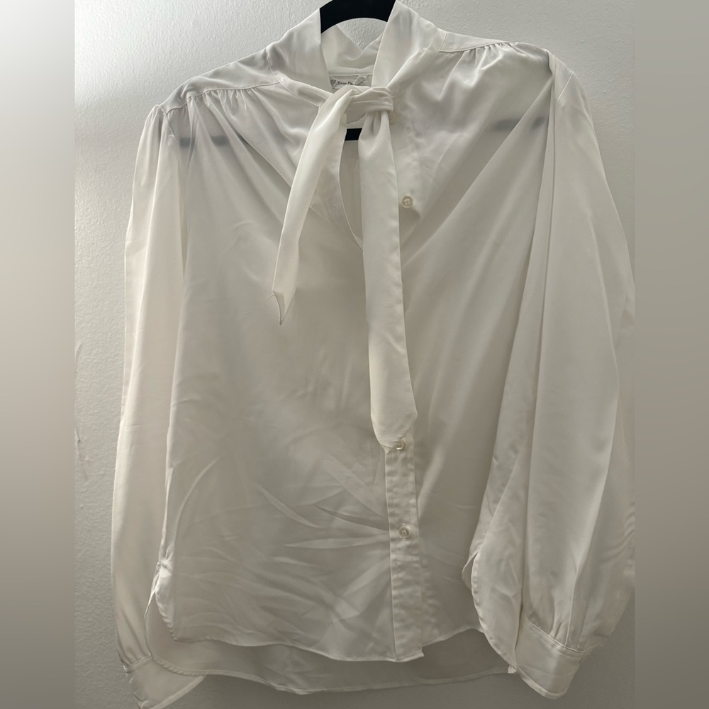 Vintage white bow blouse in silky fabric, size medium